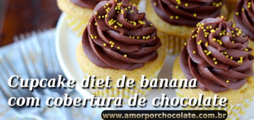 Como fazer um cupcake diet de banana com cobertura de chocolate